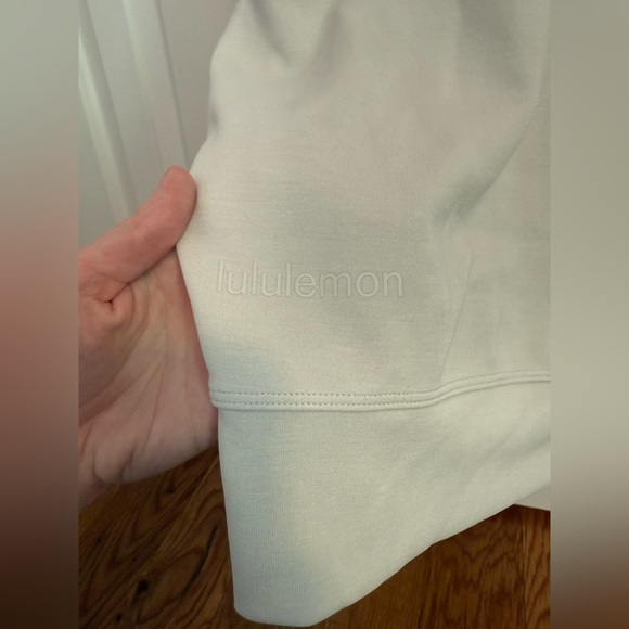 Lululemon Perfectly Oversized Crop Crew Softstreme Women Long Sleeve Beige Sz 2 - Picture 4 of 7